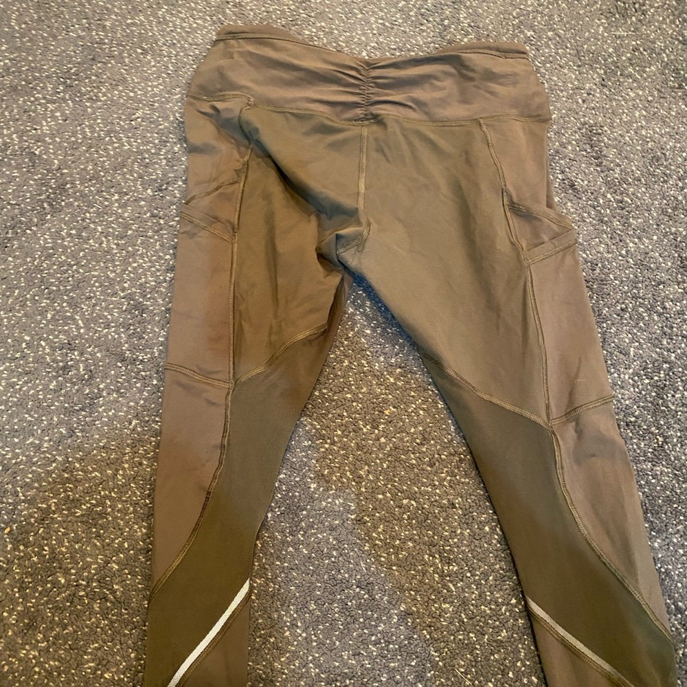 Green lululemon outrun leggings - Picture 7 of 8